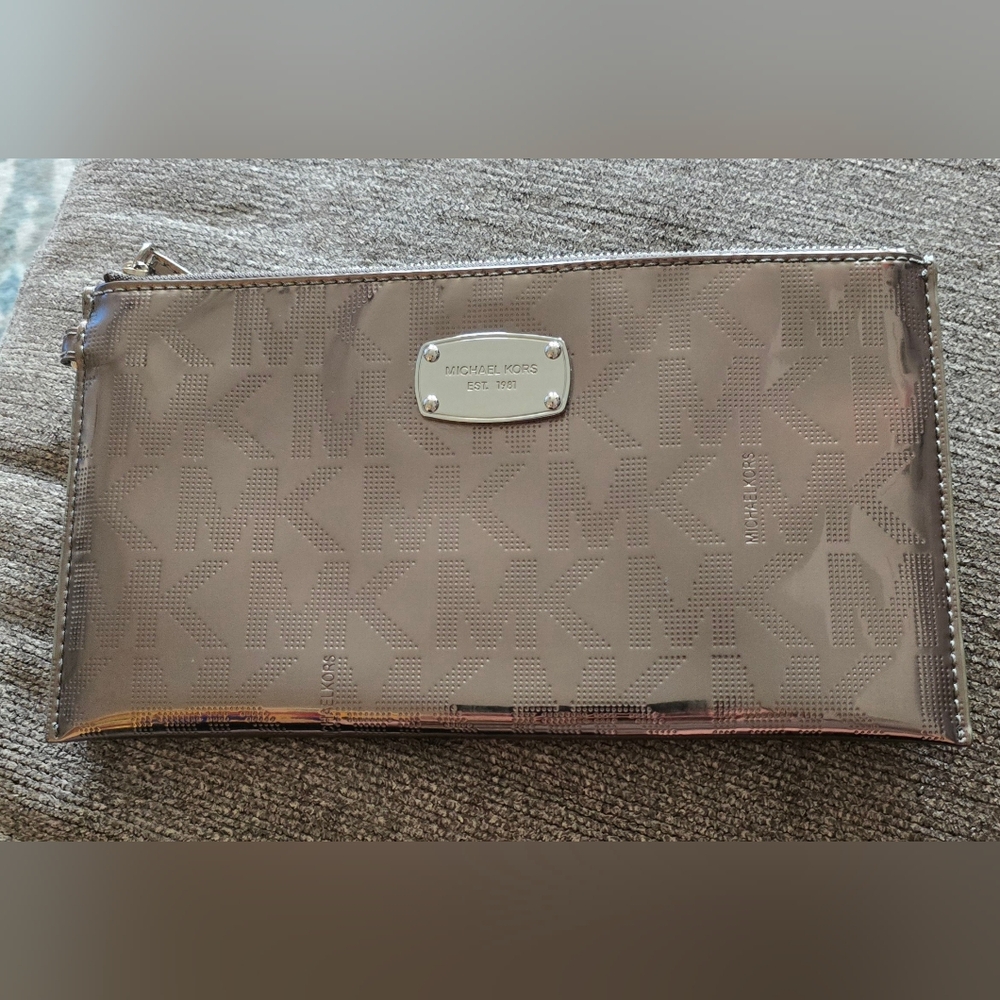 Michael kors Signature Large Gold Metallic  Zip Wristlet Wallet